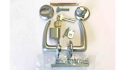 Dörrhandtag inkl. lås och 3 nycklar